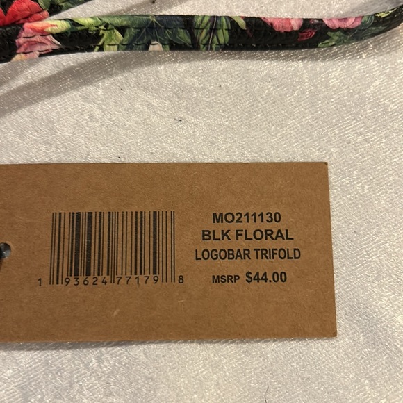 Steve Madden 3 part floral wallet - Picture 7 of 7